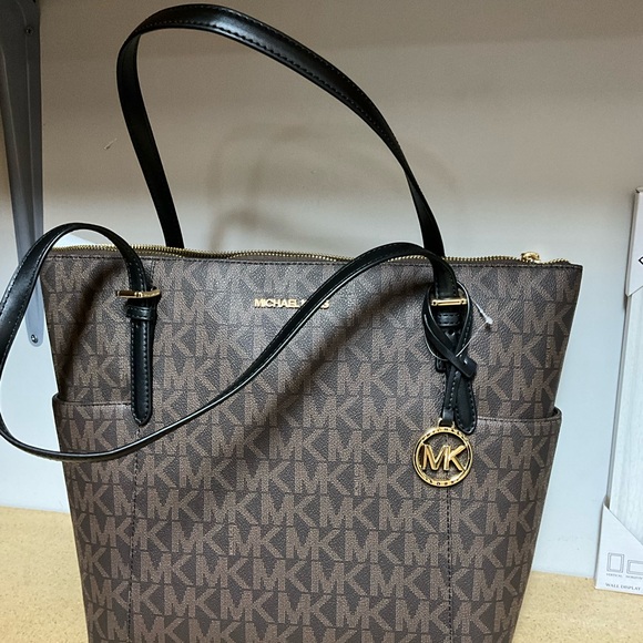 Michael kors shoulder bag
